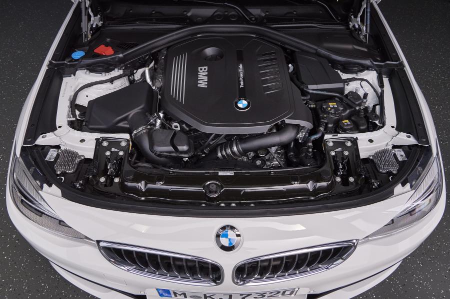 Моторный отсек BMW 340i Gran Turismo Sport Line (F34) 2016 года  (WW) (фото 23 из 40)
